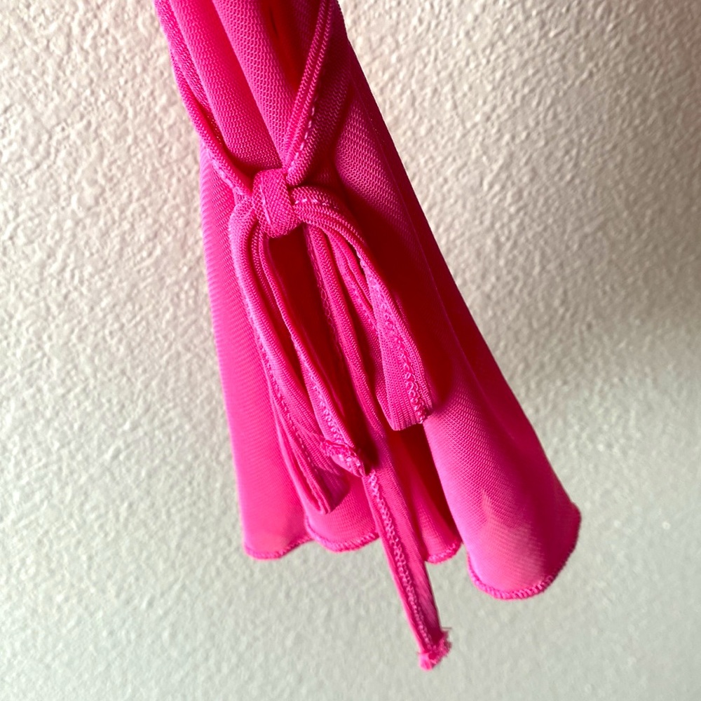 💖 Hot Pink Mesh Long Sleeve Top 💖 - Picture 3 of 6